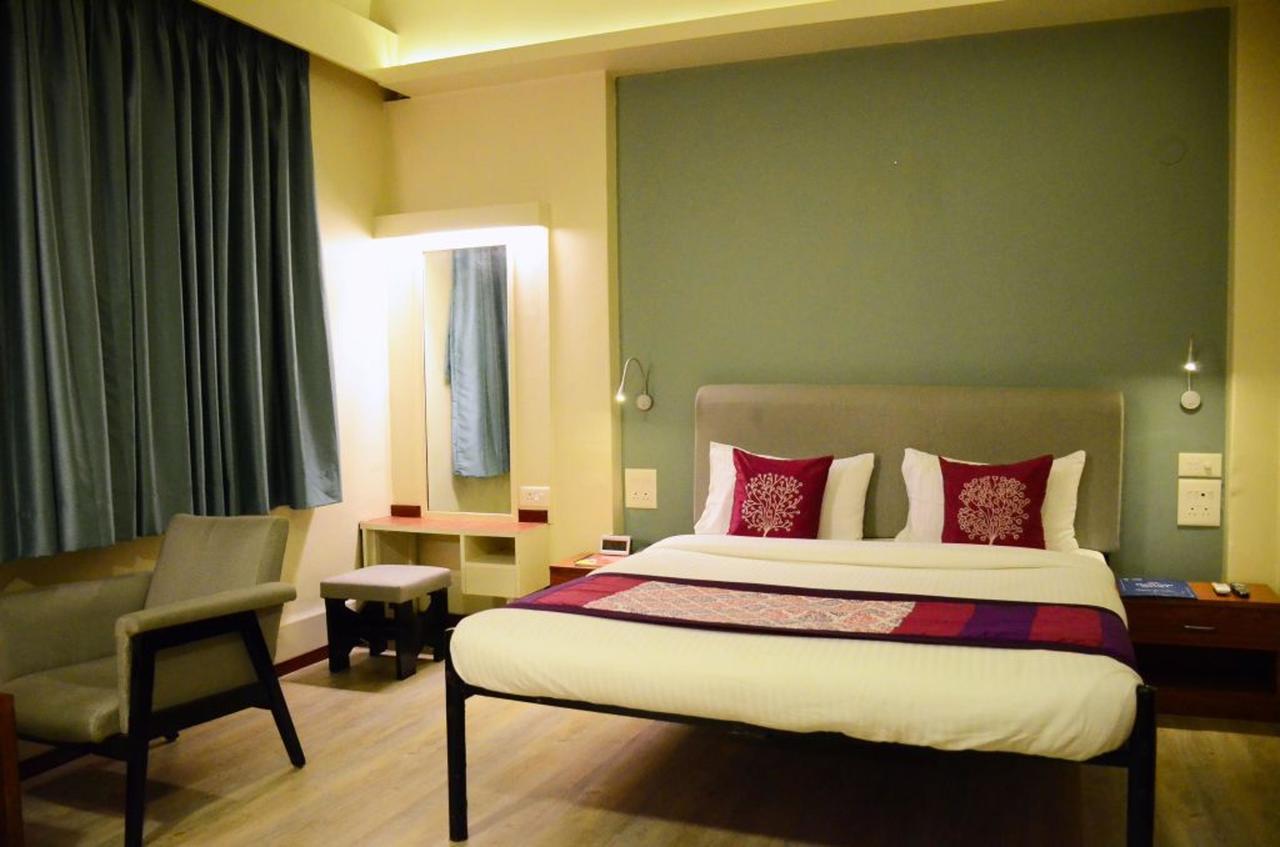 Oyo 6429 Hotel Pearl ปูเน่ ภายนอก รูปภาพ